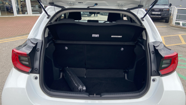 Toyota Yaris 1.5 Hybrid Design 5dr CVT Hybrid Hatchback